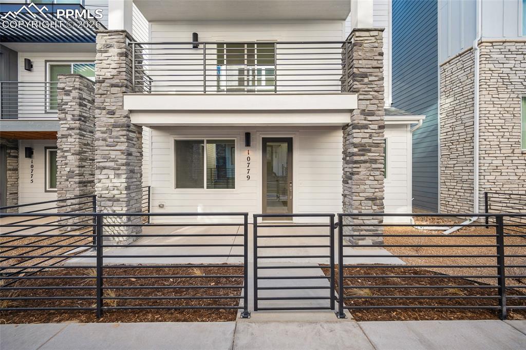 Image 2 of 36: Entry