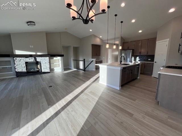 Image 5 of 15: Kitchen