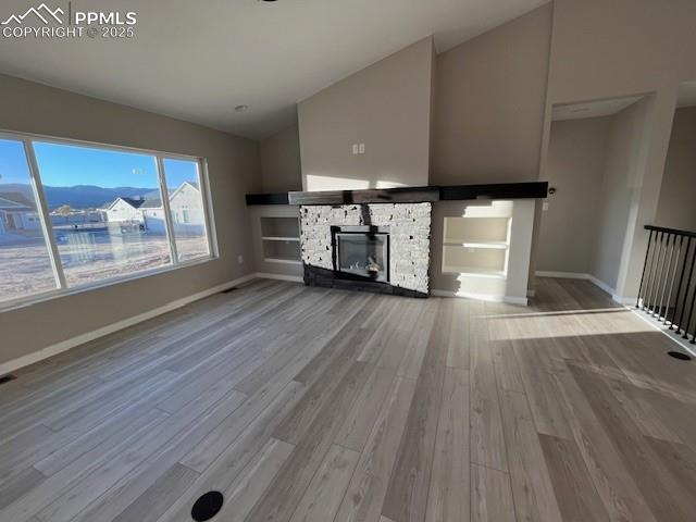 Image 7 of 15: Living Room