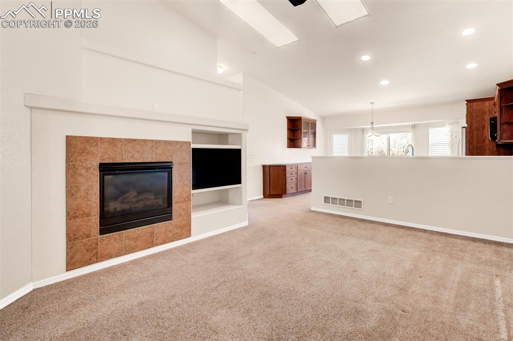 Image 6 of 33: Gas Fireplace
