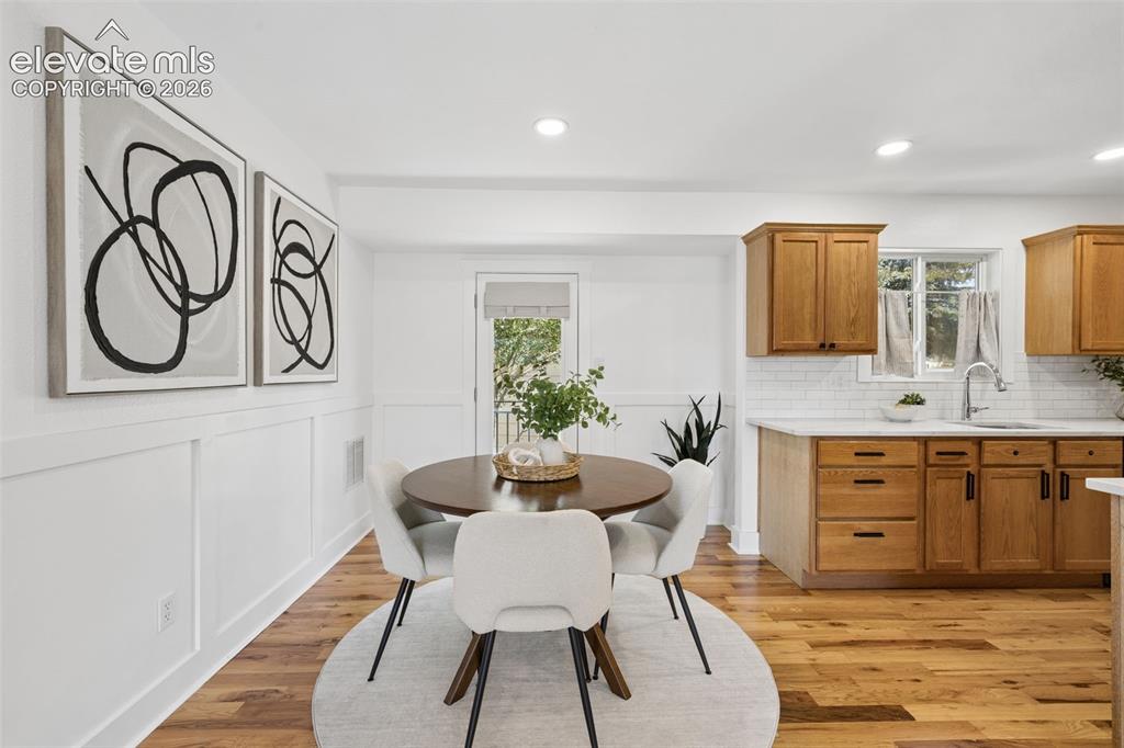 Image 10 of 42: Dining Area