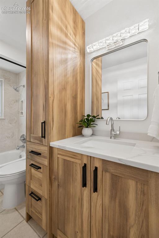 Image 17 of 42: Bathroom
