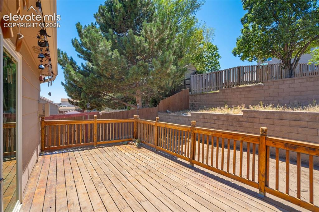 Image 40 of 44: Deck