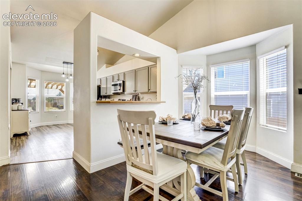 Image 8 of 44: Dining Area