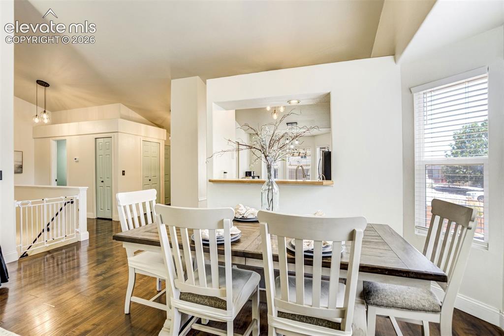 Image 9 of 44: Dining Area