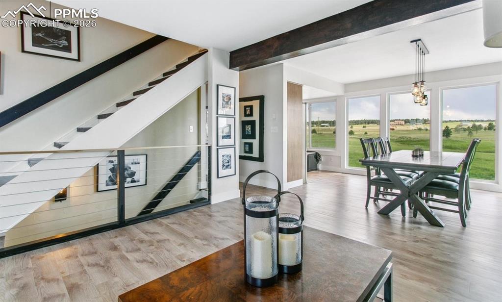 Image 7 of 40: Dining Area