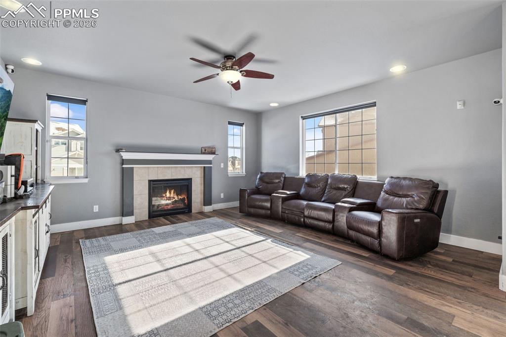 Image 9 of 36: Living Room