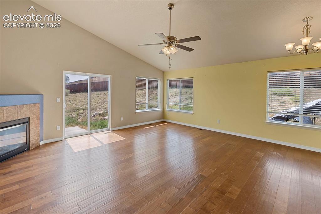 Image 10 of 40: Living Room