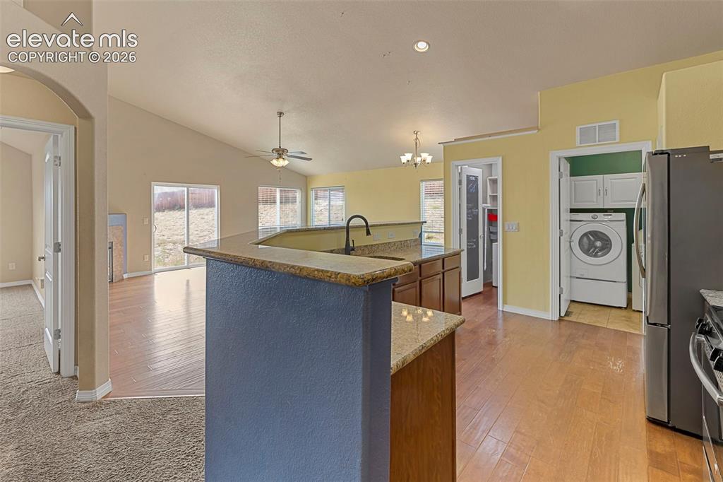 Image 4 of 40: Kitchen
