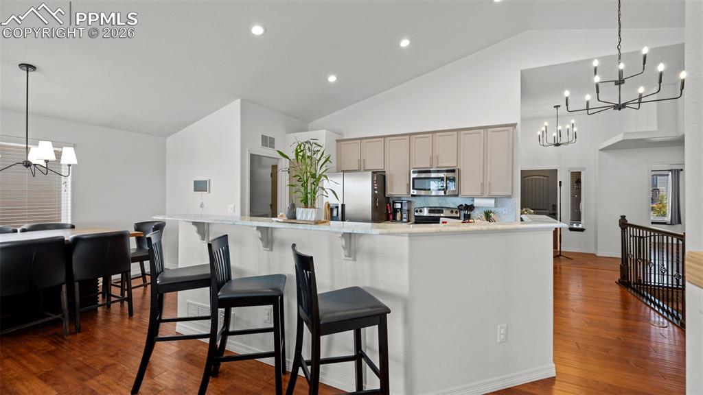 Image 12 of 40: Kitchen