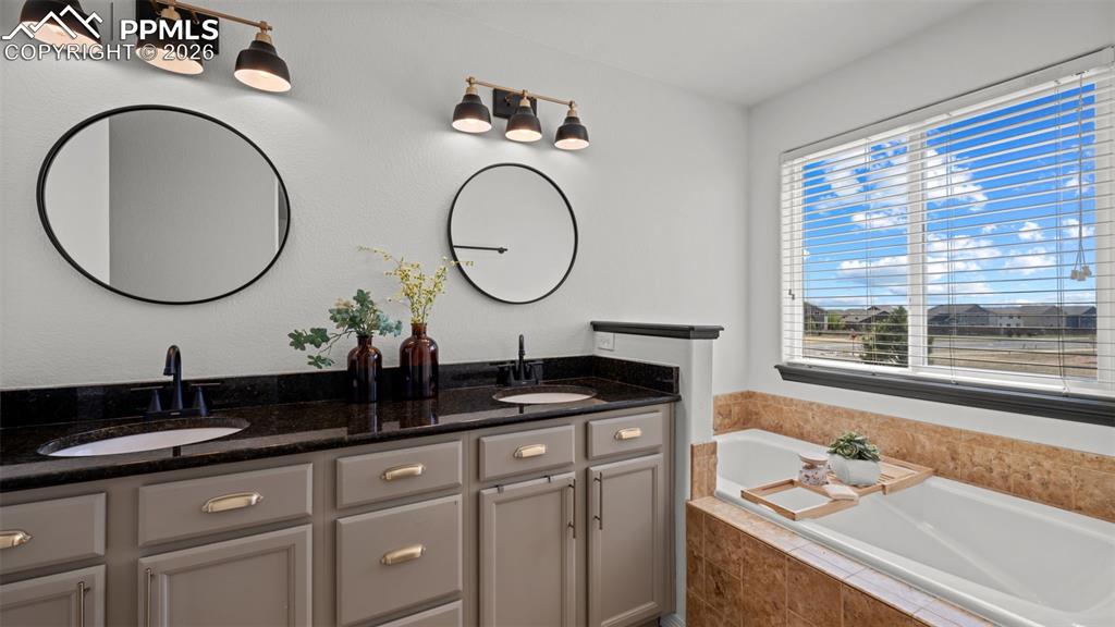 Image 16 of 40: Master Bathroom