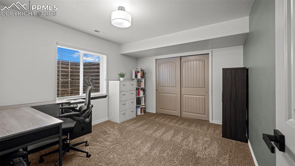 Image 25 of 40: Bedroom