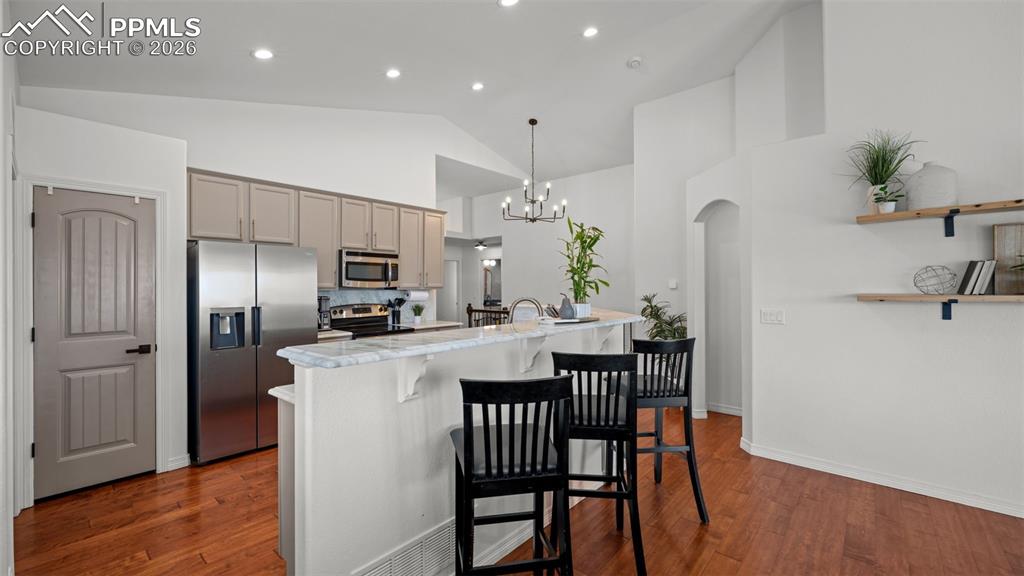 Image 8 of 40: Kitchen