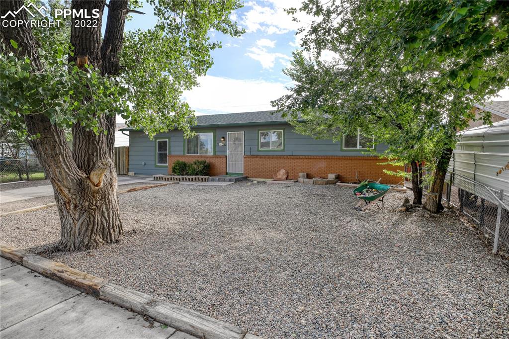 Listing 2705924, Image 2 of 23