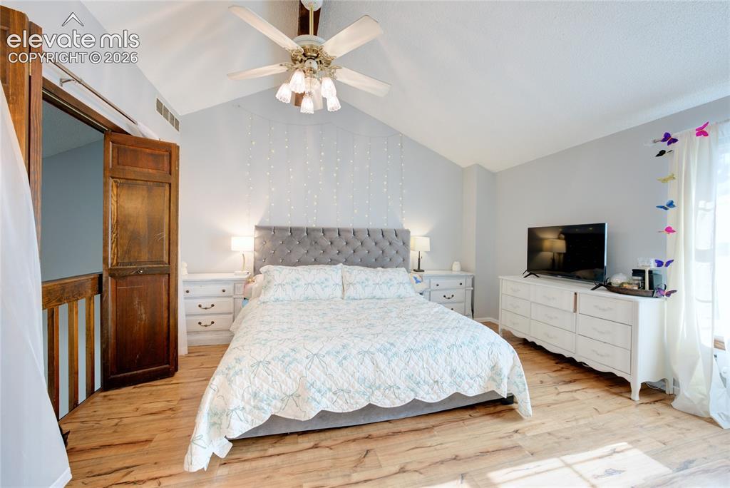 Image 10 of 19: Bedroom