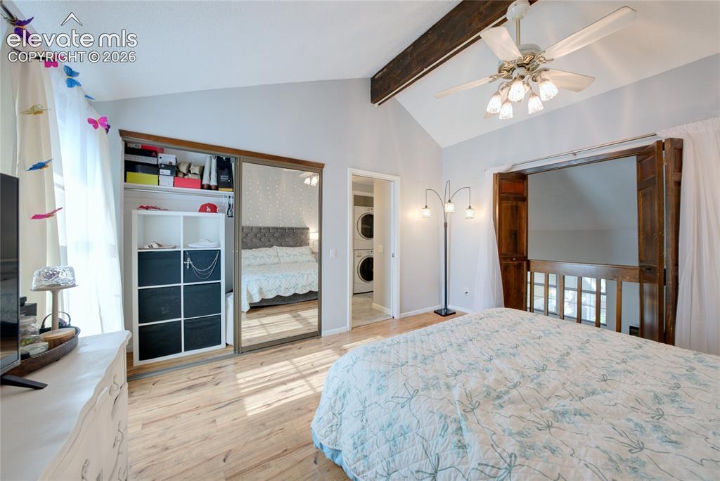 Image 11 of 19: Bedroom