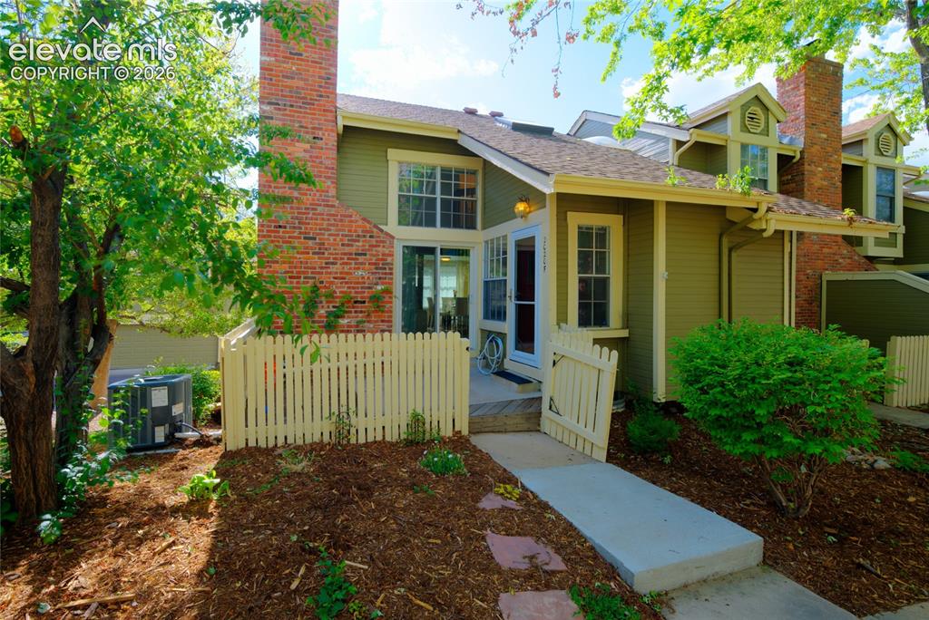 Image 2 of 19: Front of Structure