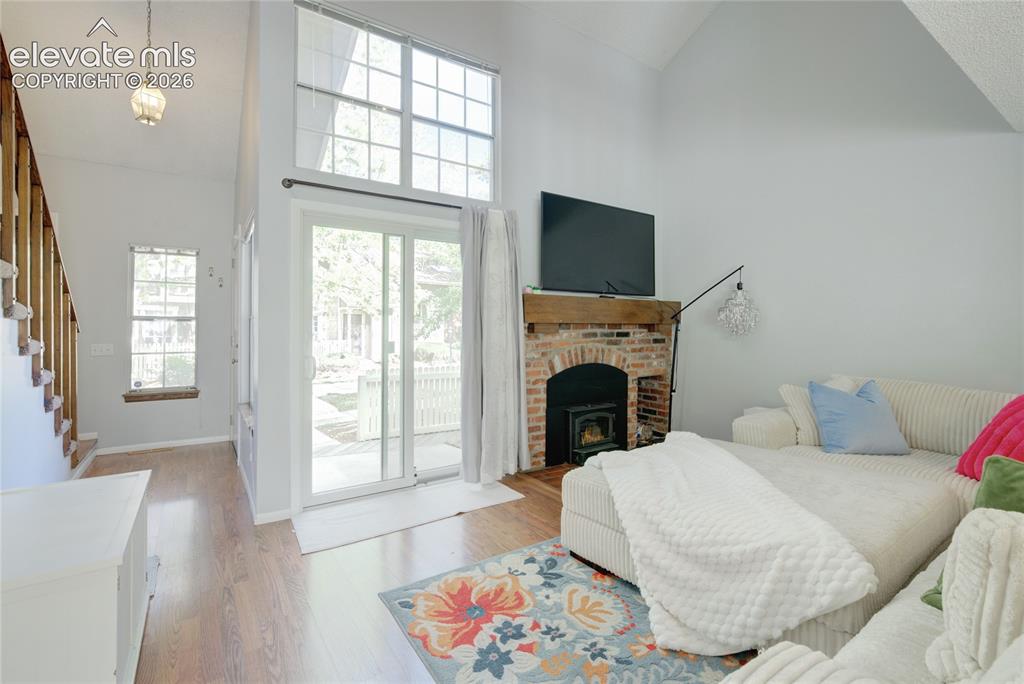 Image 5 of 19: Living Room