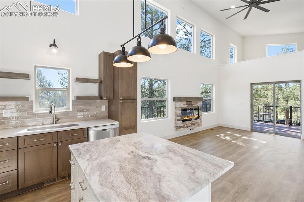 Image 11 of 48: Kitchen