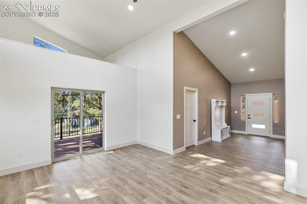 Image 18 of 48: Great Room