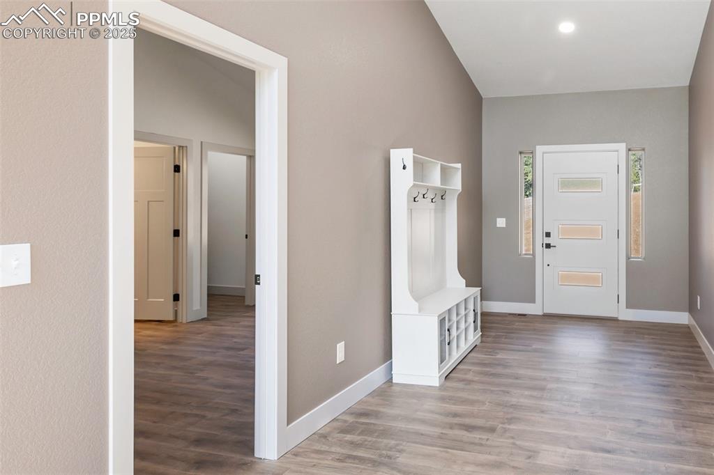 Image 20 of 48: Entry