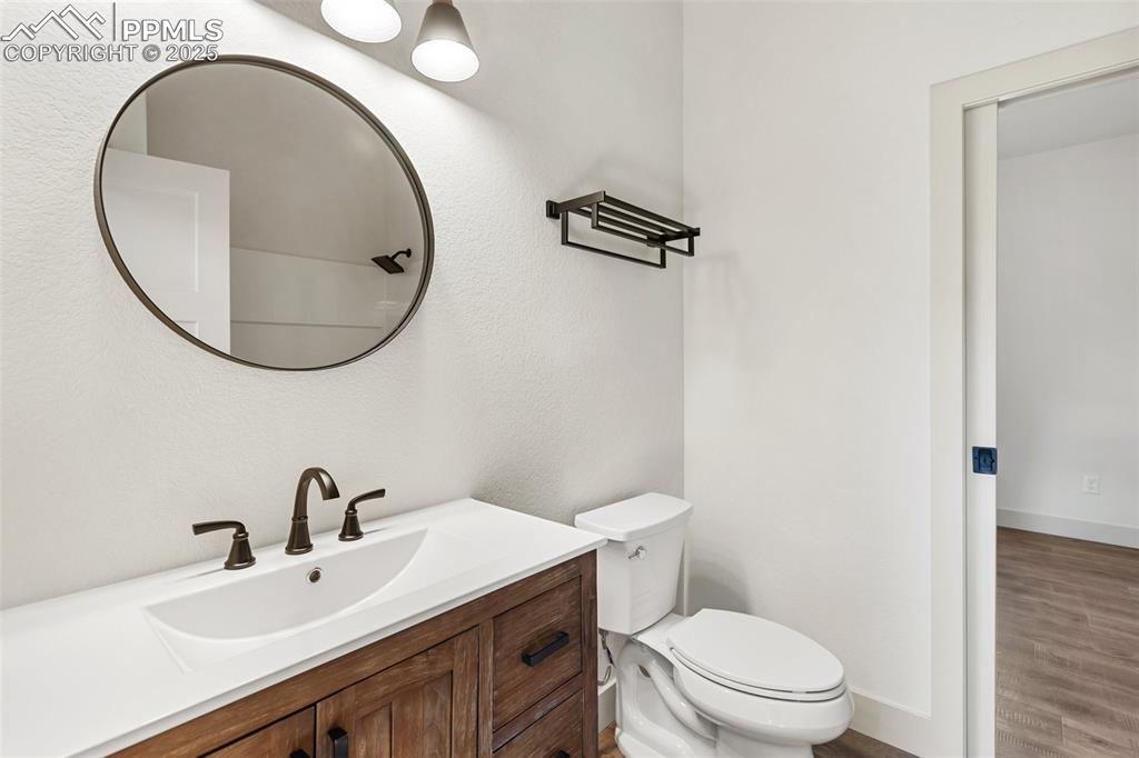 Image 21 of 48: Bathroom