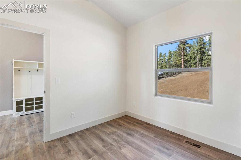 Image 25 of 48: Bedroom