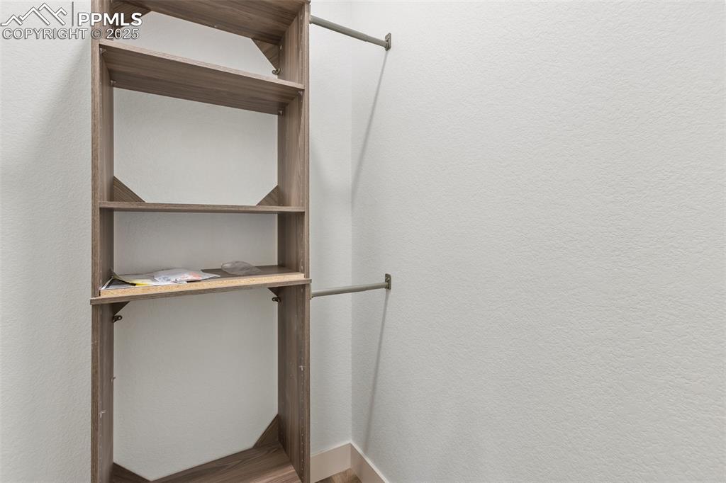 Image 32 of 48: Closet