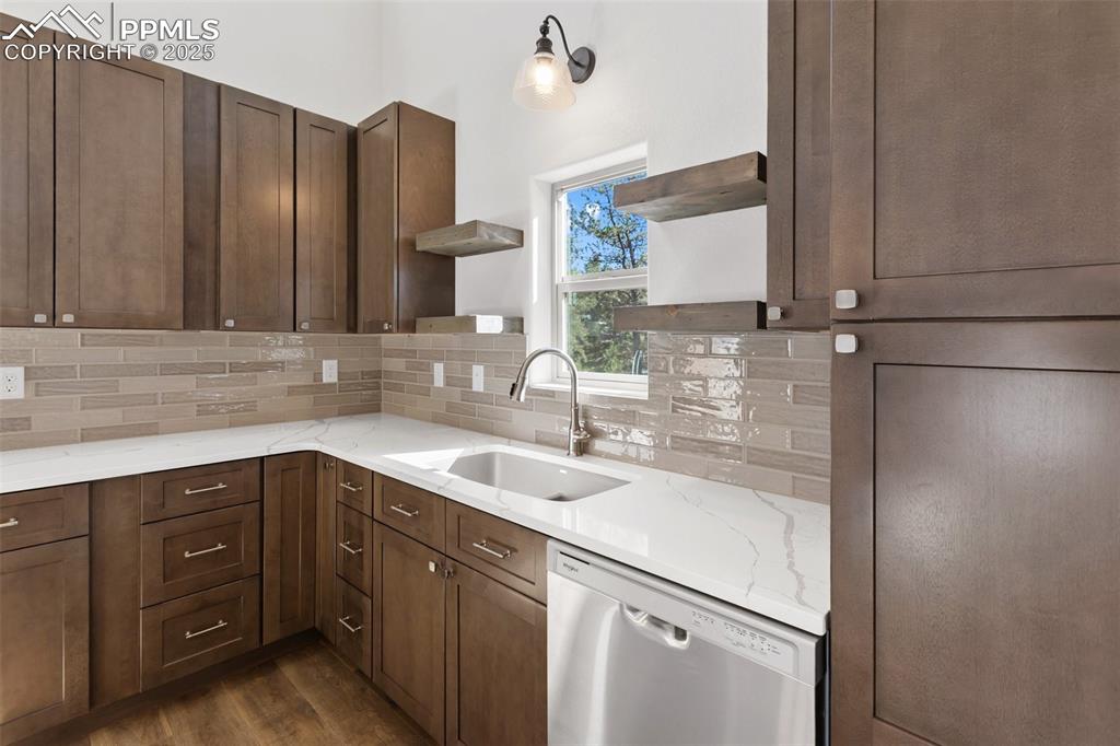 Image 8 of 48: Kitchen