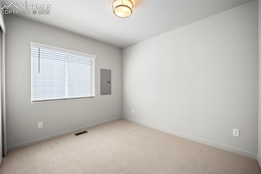 Image 13 of 29: Bedroom