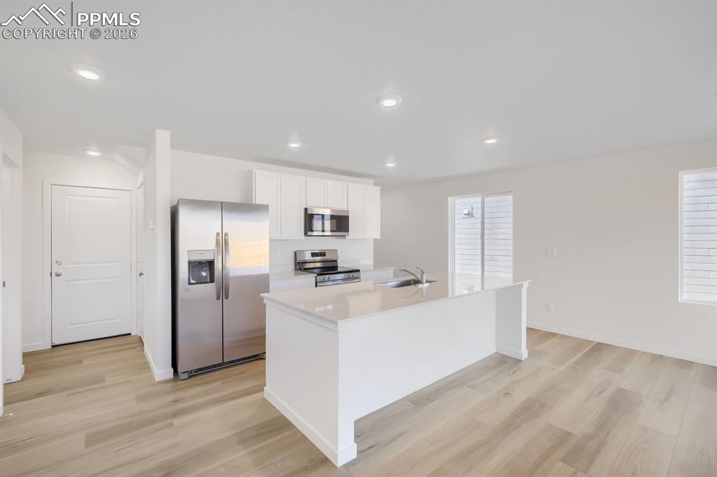 Image 6 of 13: Kitchen