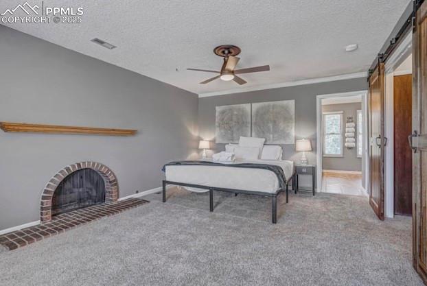 Image 21 of 48: Bedroom