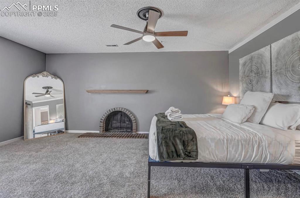 Image 22 of 48: Bedroom