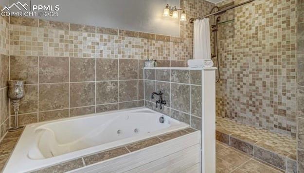 Image 27 of 48: Bathroom