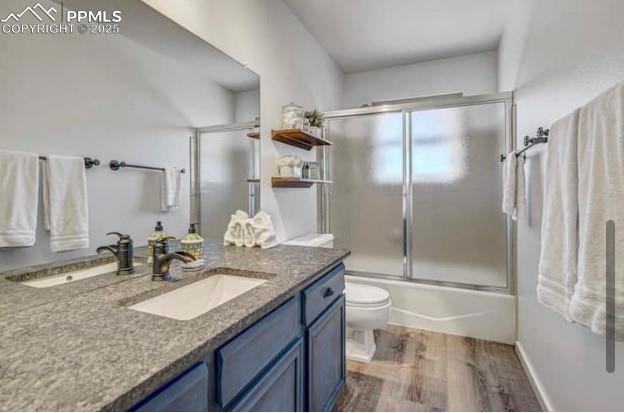 Image 38 of 48: Bathroom