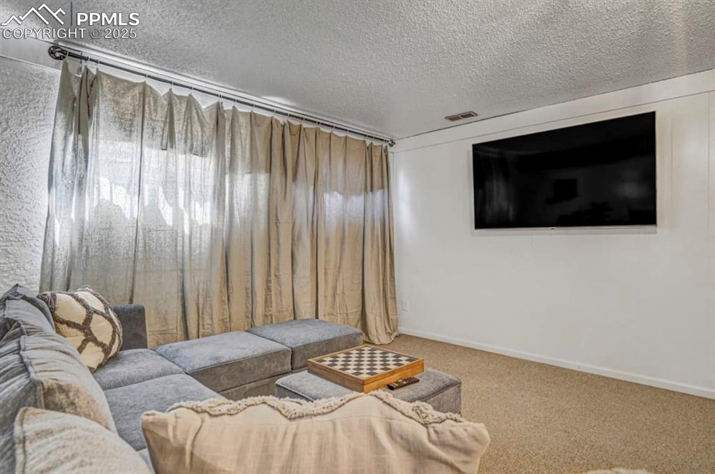 Image 46 of 48: Living Room