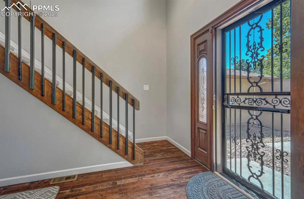 Image 6 of 48: Entry