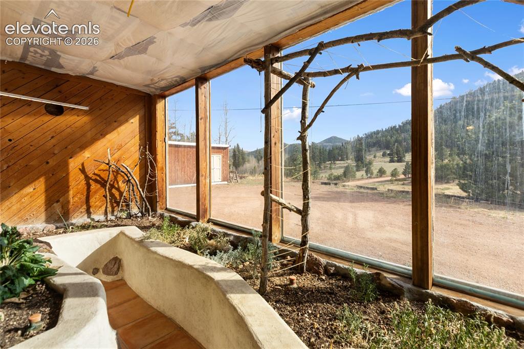 Image 19 of 24: Sun Room