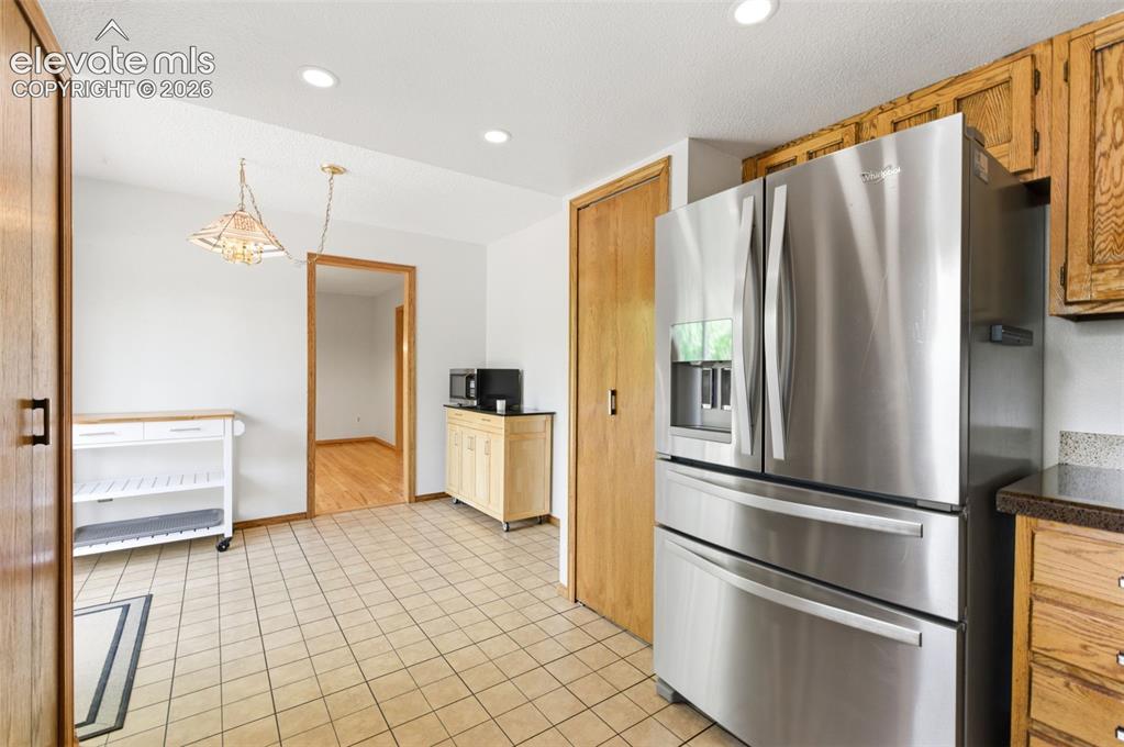 Image 13 of 43: Kitchen