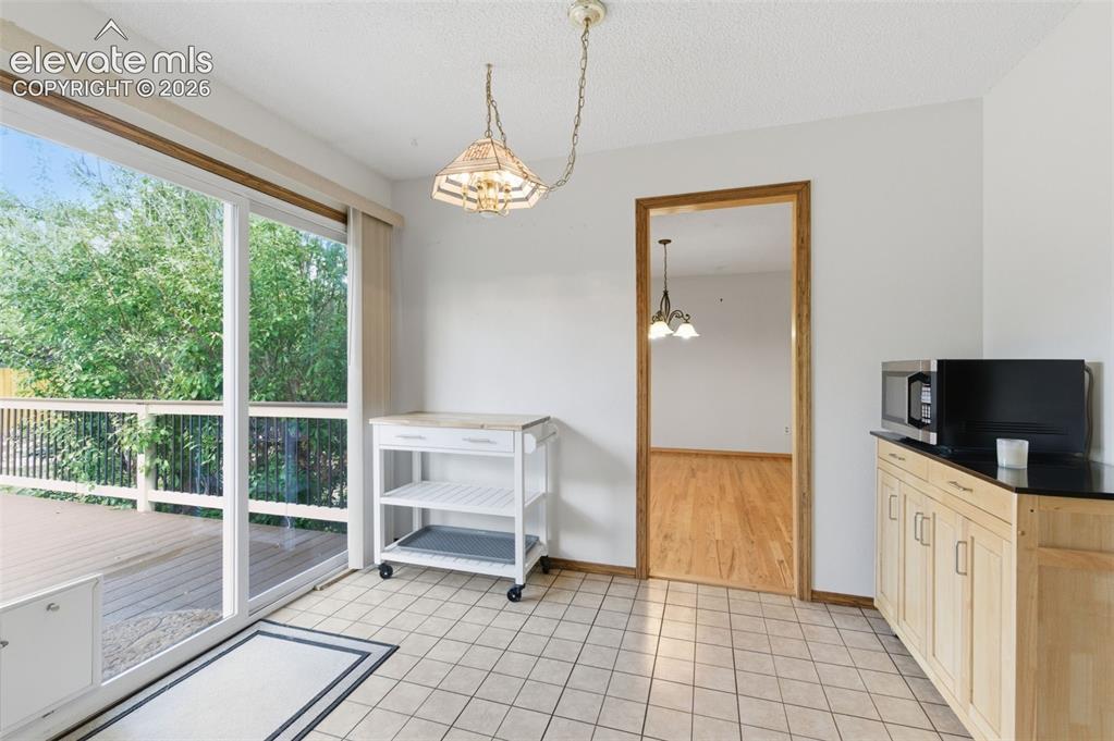 Image 15 of 43: Kitchen