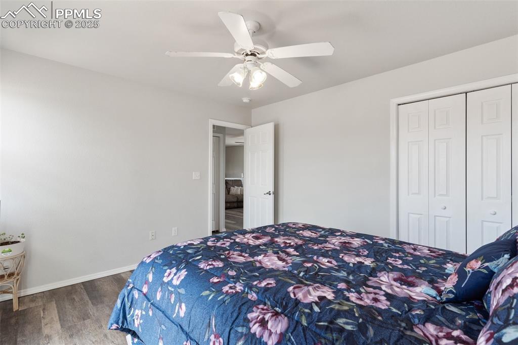 Image 13 of 27: Bedroom