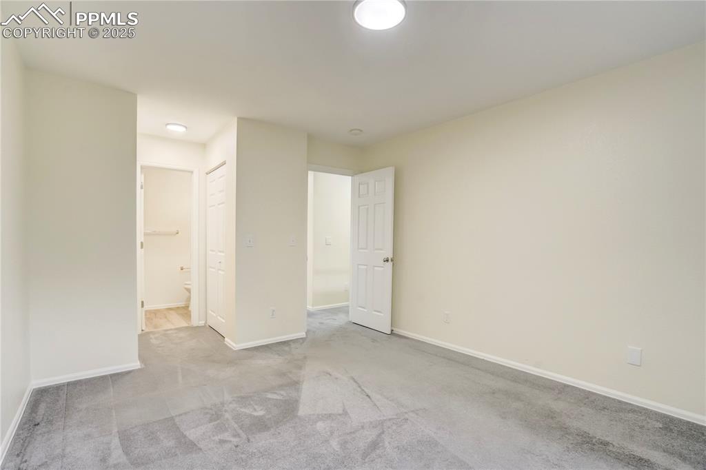Image 9 of 18: Bedroom