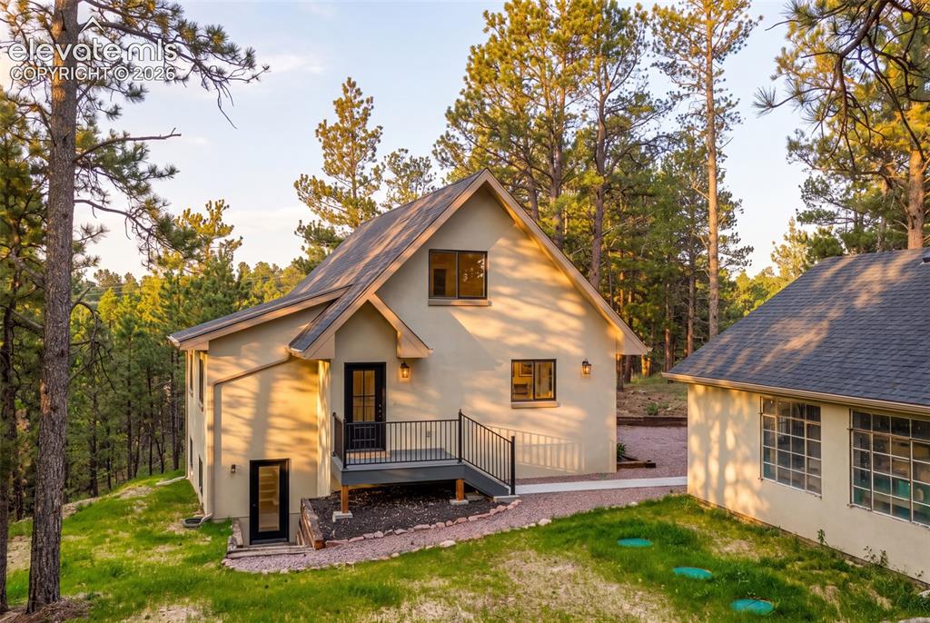 Caption: Cute Cottage Home on 5 Acres