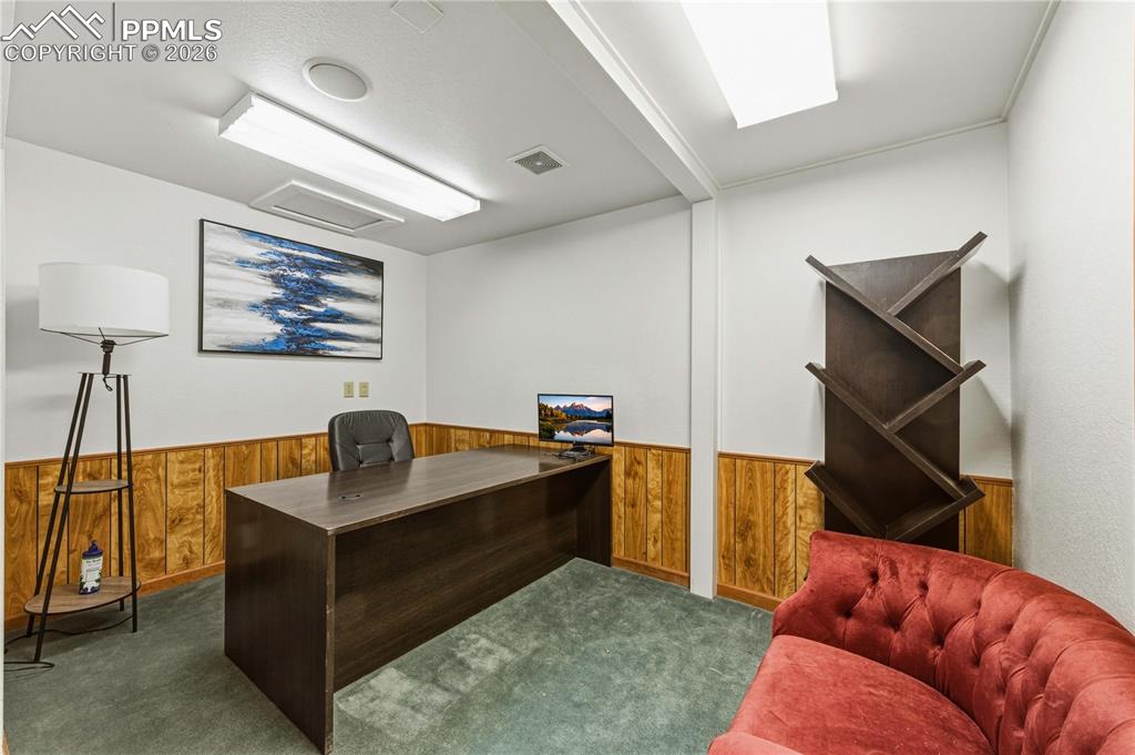 Image 14 of 49: Office