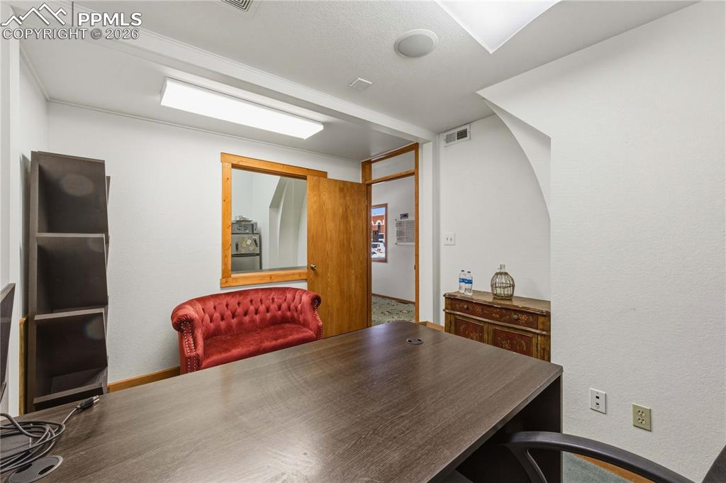 Image 15 of 49: Office