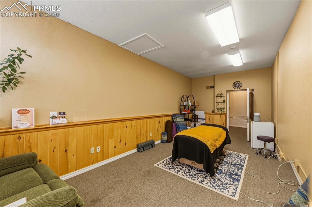 Image 29 of 49: Bedroom