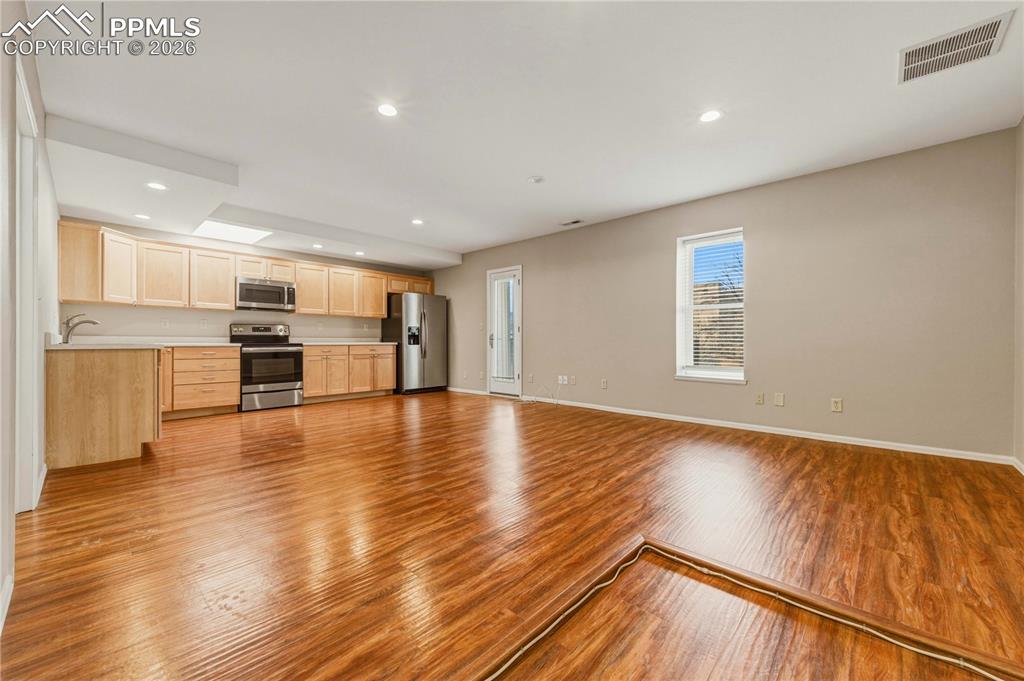 Image 32 of 49: Living Room