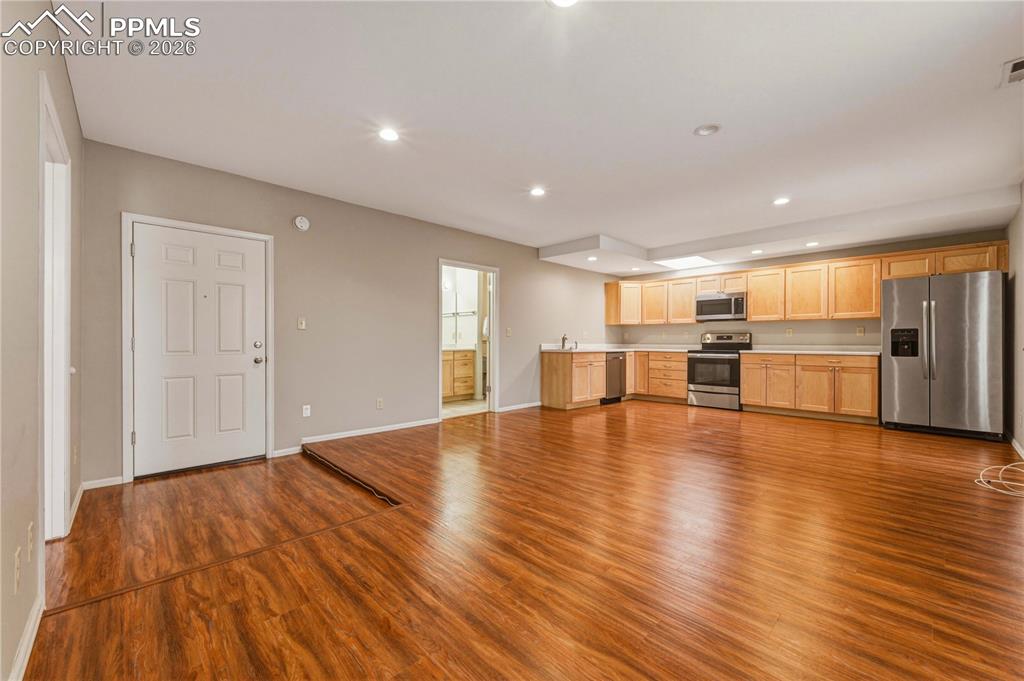 Image 33 of 49: Kitchen