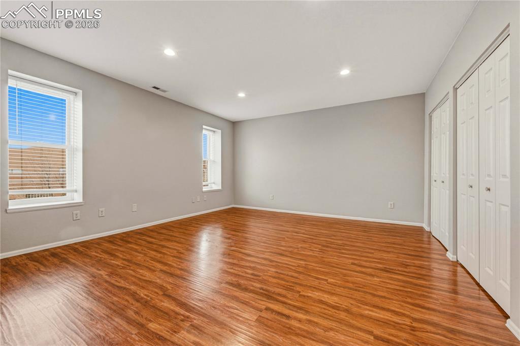 Image 40 of 49: Bedroom