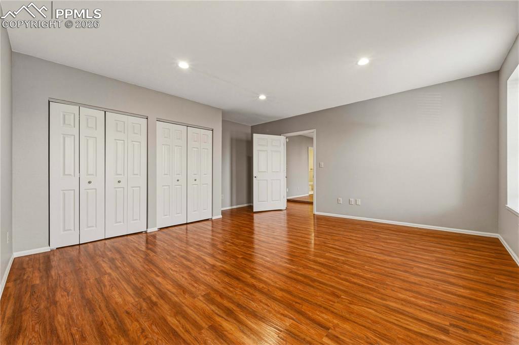 Image 41 of 49: Bedroom